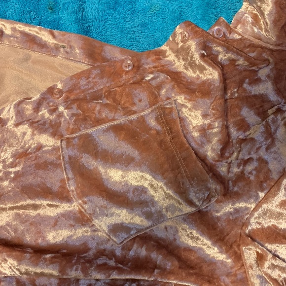 Button down top - Picture 2 of 6